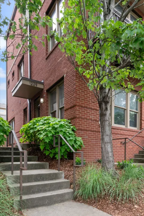 1229 4th Ave