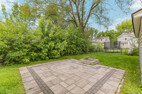 84 W Browning Avenue