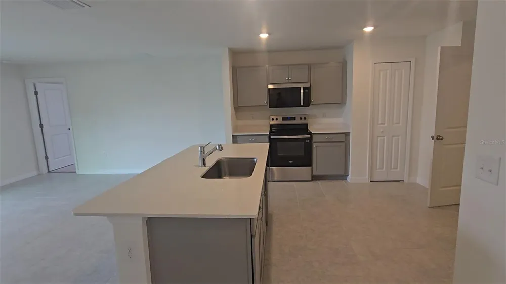 541 LAKEVIEW COURT Poinciana, FL 34759