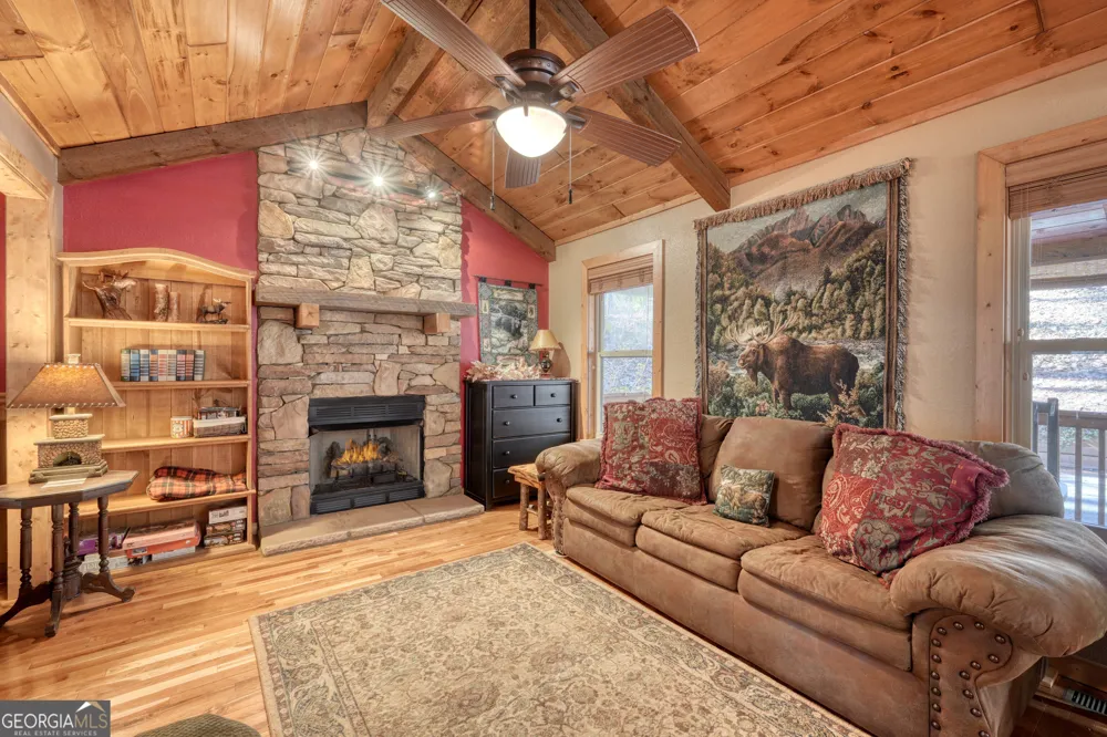 518 Rizzitello LN Blairsville, GA 30512