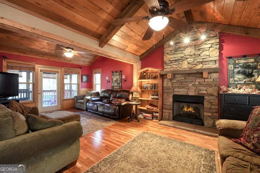 518 Rizzitello LN Blairsville, GA 30512