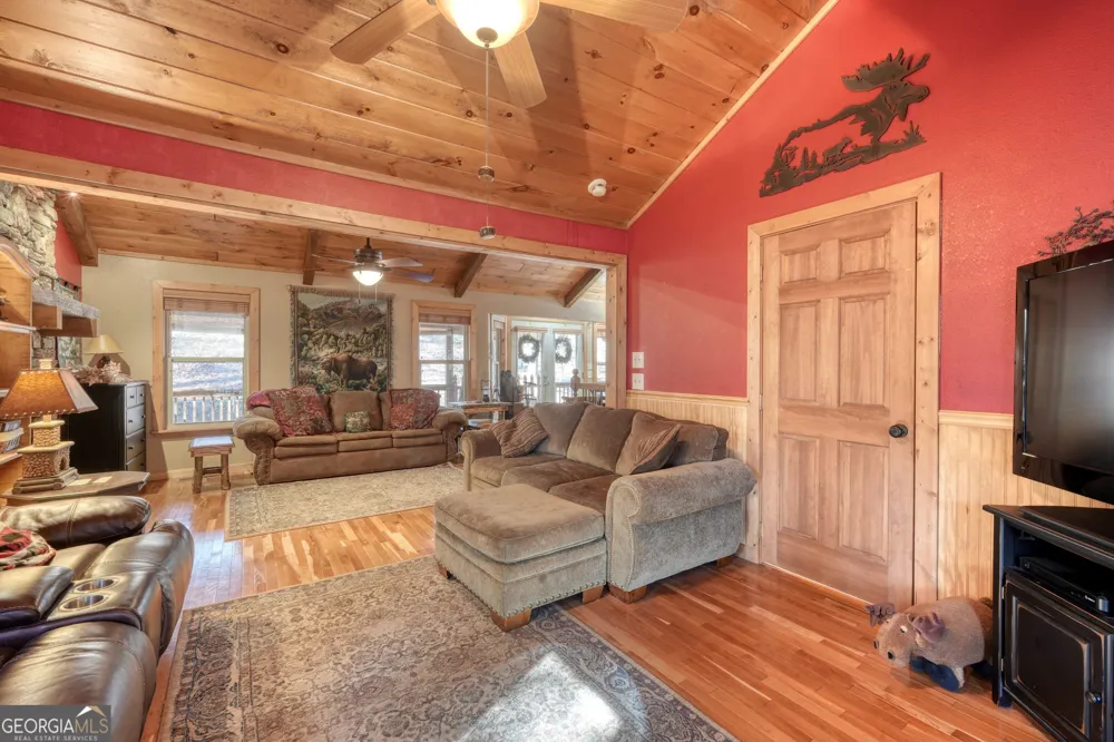 518 Rizzitello LN Blairsville, GA 30512