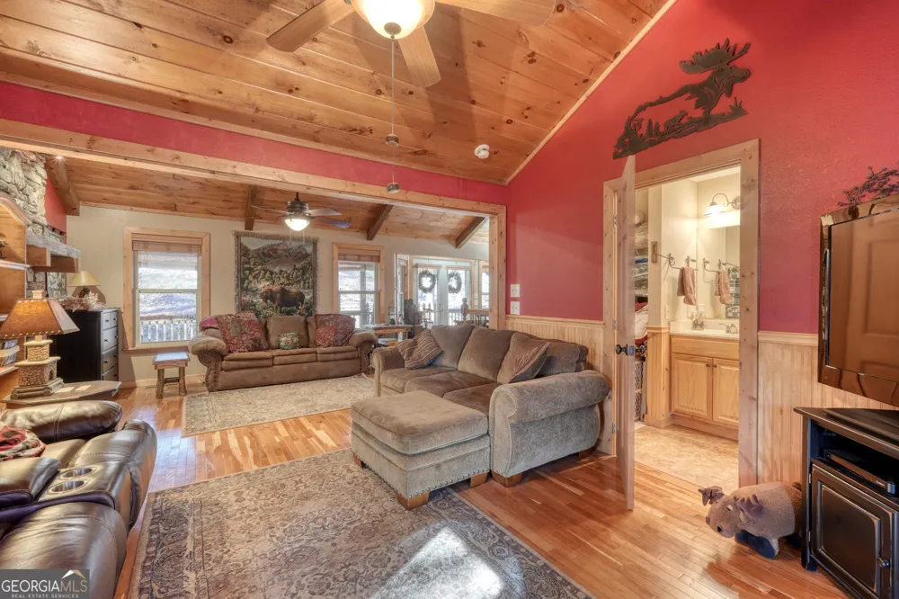 518 Rizzitello LN Blairsville, GA 30512