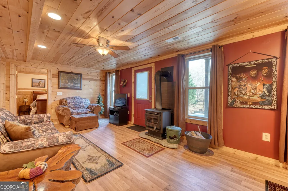 518 Rizzitello LN Blairsville, GA 30512