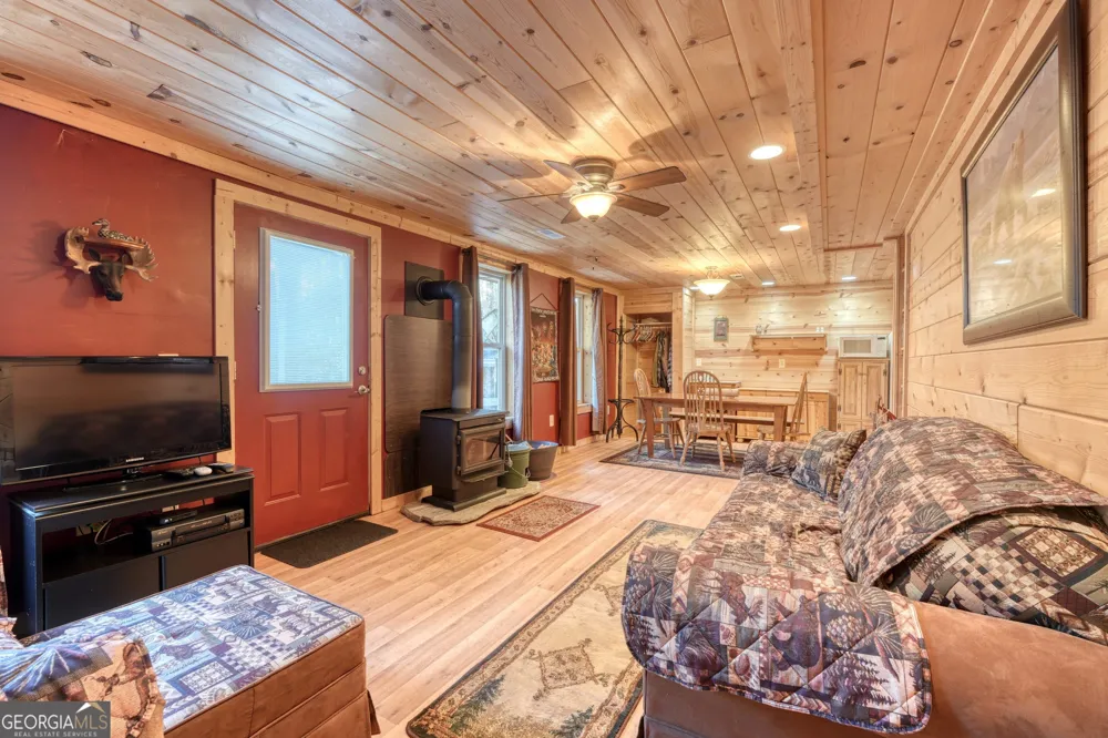518 Rizzitello LN Blairsville, GA 30512