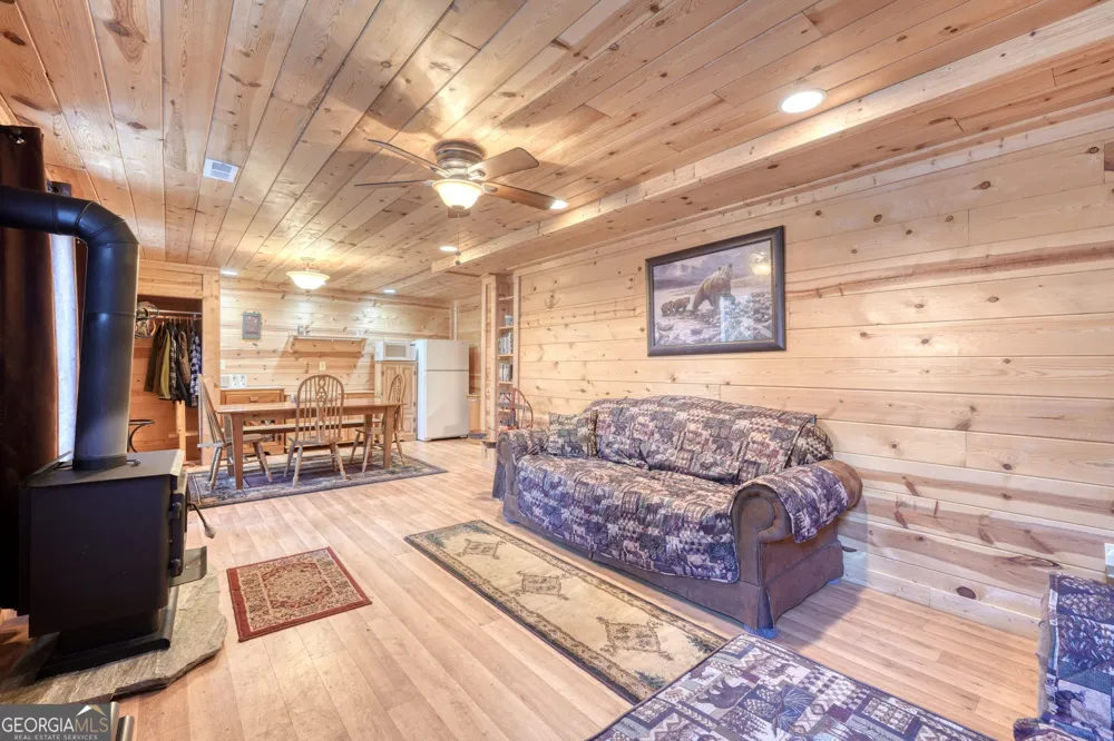518 Rizzitello LN Blairsville, GA 30512