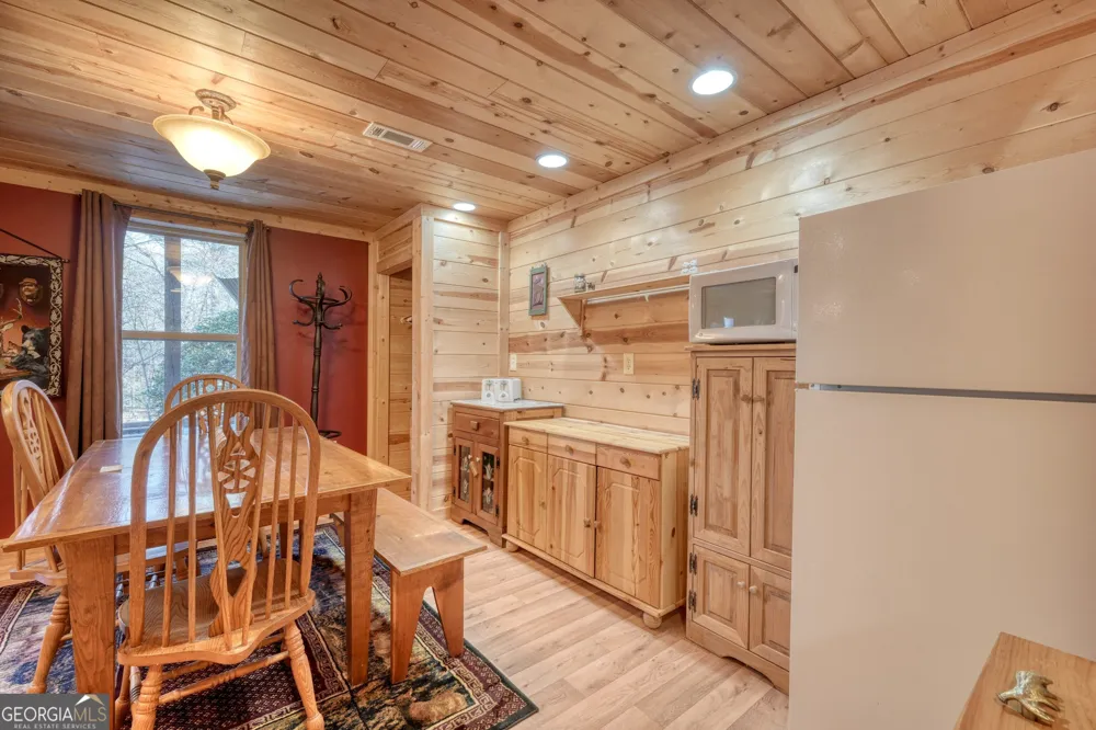 518 Rizzitello LN Blairsville, GA 30512