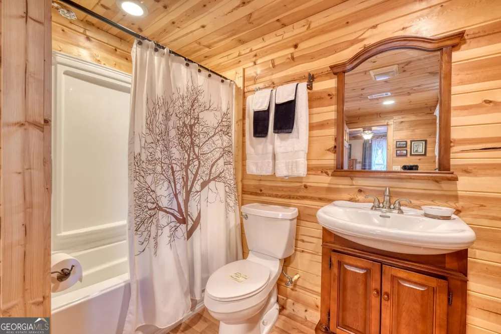 518 Rizzitello LN Blairsville, GA 30512