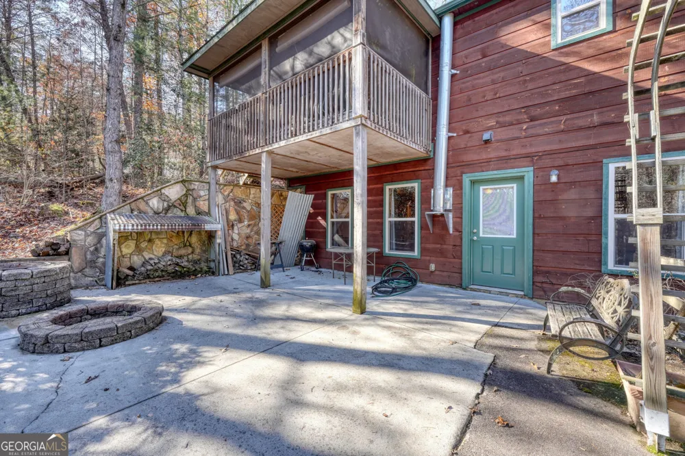 518 Rizzitello LN Blairsville, GA 30512