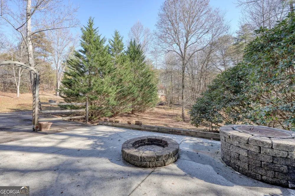 518 Rizzitello LN Blairsville, GA 30512