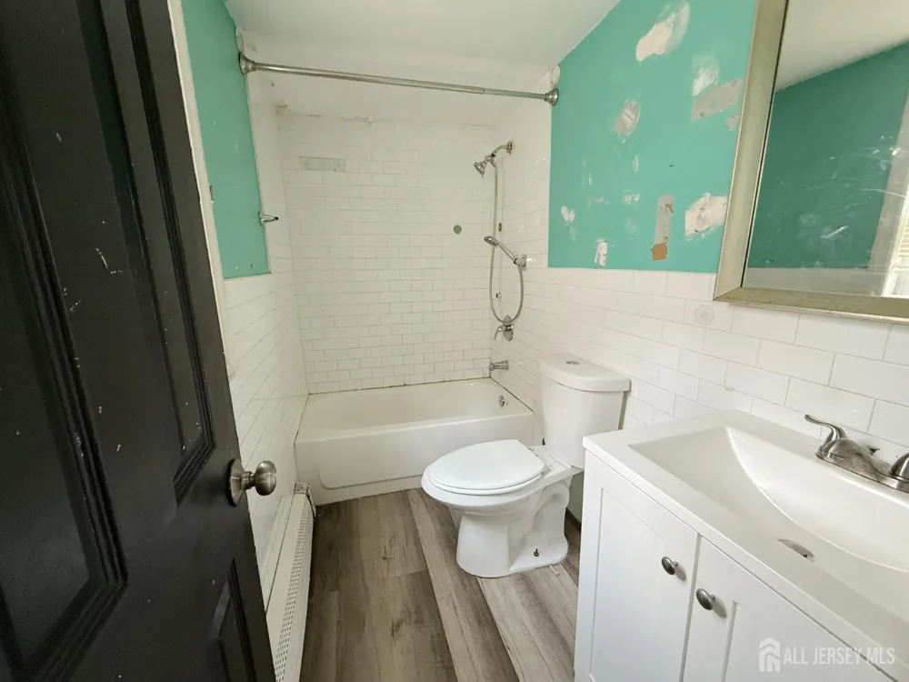 493 Miller Street Perth Amboy, NJ 08861