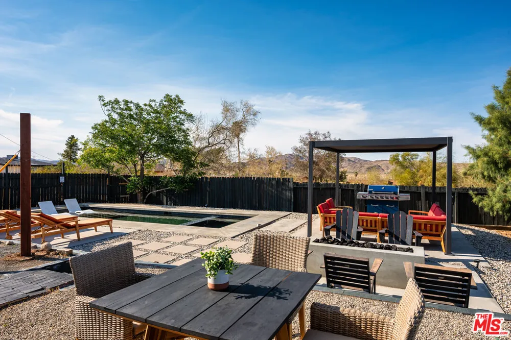 61664 Crest Circle Drive Joshua Tree, CA 92252