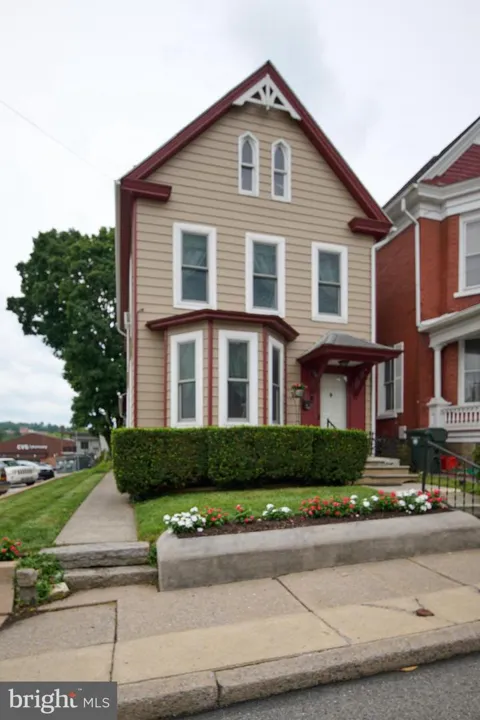 414 W HIGH STREET