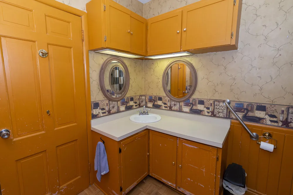 69115 Maple Street Edwardsburg, MI 49112