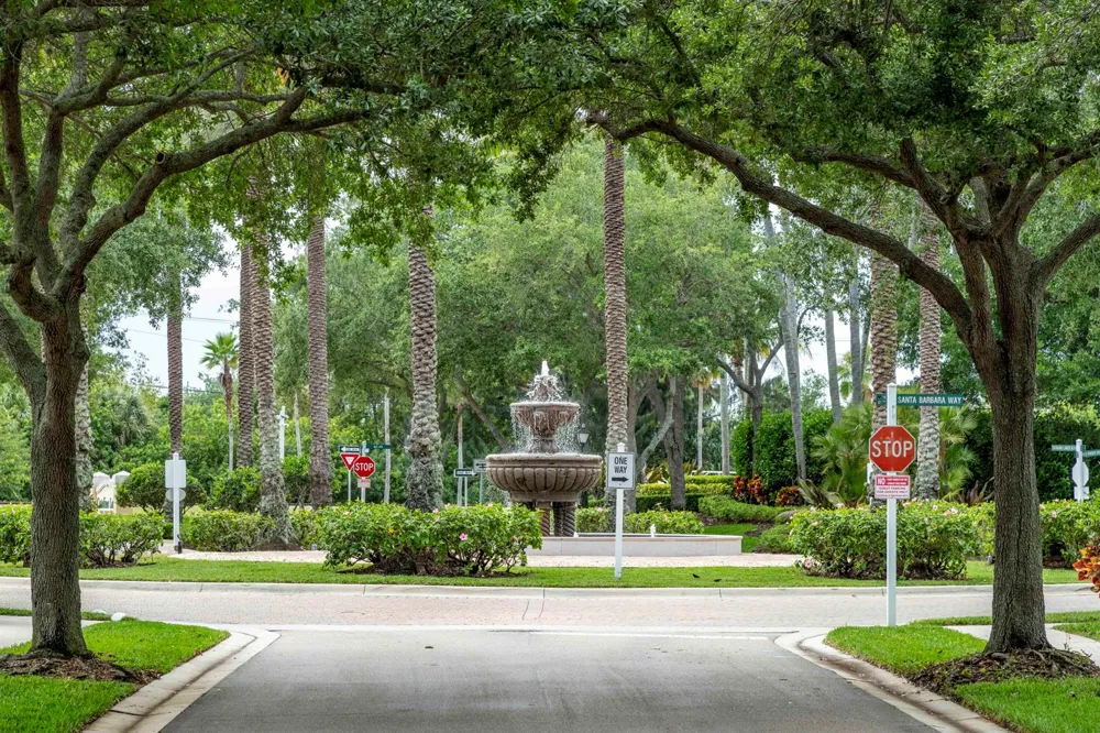 154 SANTA BARBARA WAY Palm Beach Gardens, FL 33410