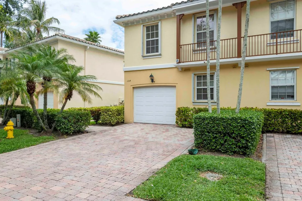 154 SANTA BARBARA WAY Palm Beach Gardens, FL 33410
