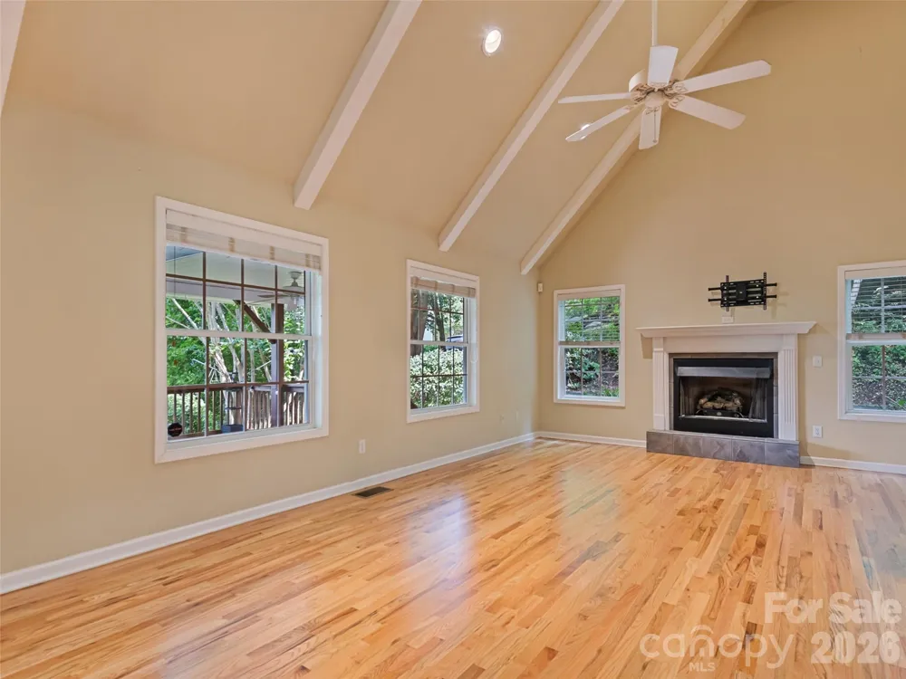 154 Presidential Drive Waynesville, NC 28786
