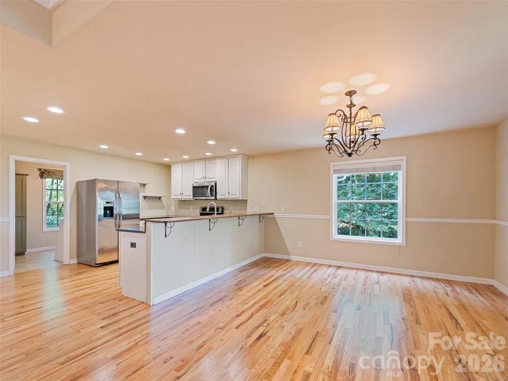 154 Presidential Drive Waynesville, NC 28786