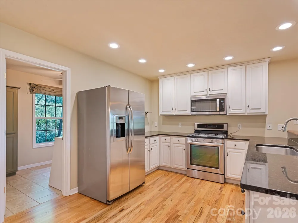 154 Presidential Drive Waynesville, NC 28786