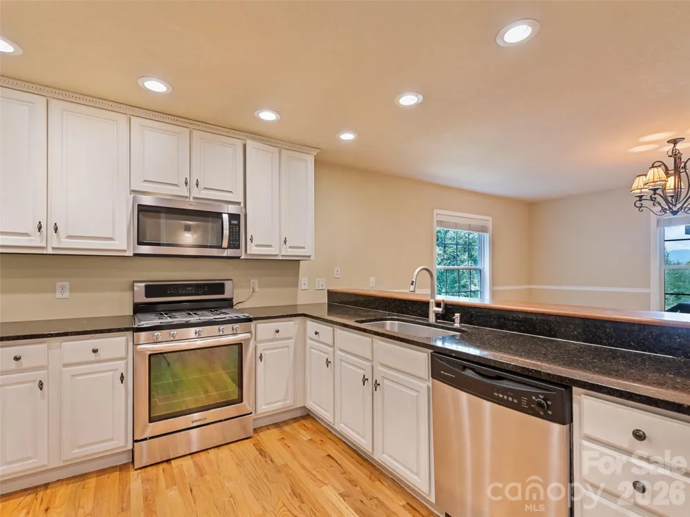 154 Presidential Drive Waynesville, NC 28786