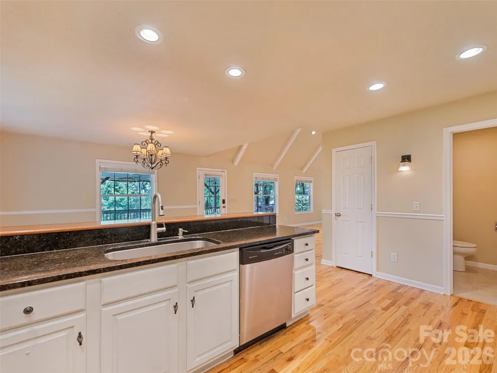 154 Presidential Drive Waynesville, NC 28786