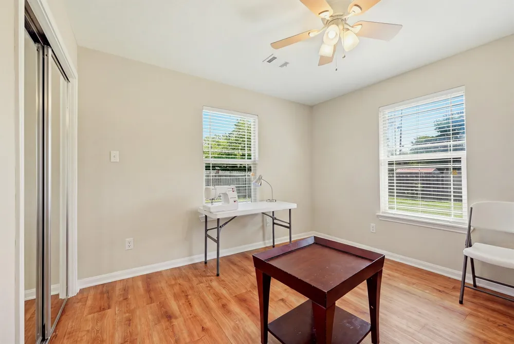 305 E Bonham Tom Bean, TX 75489