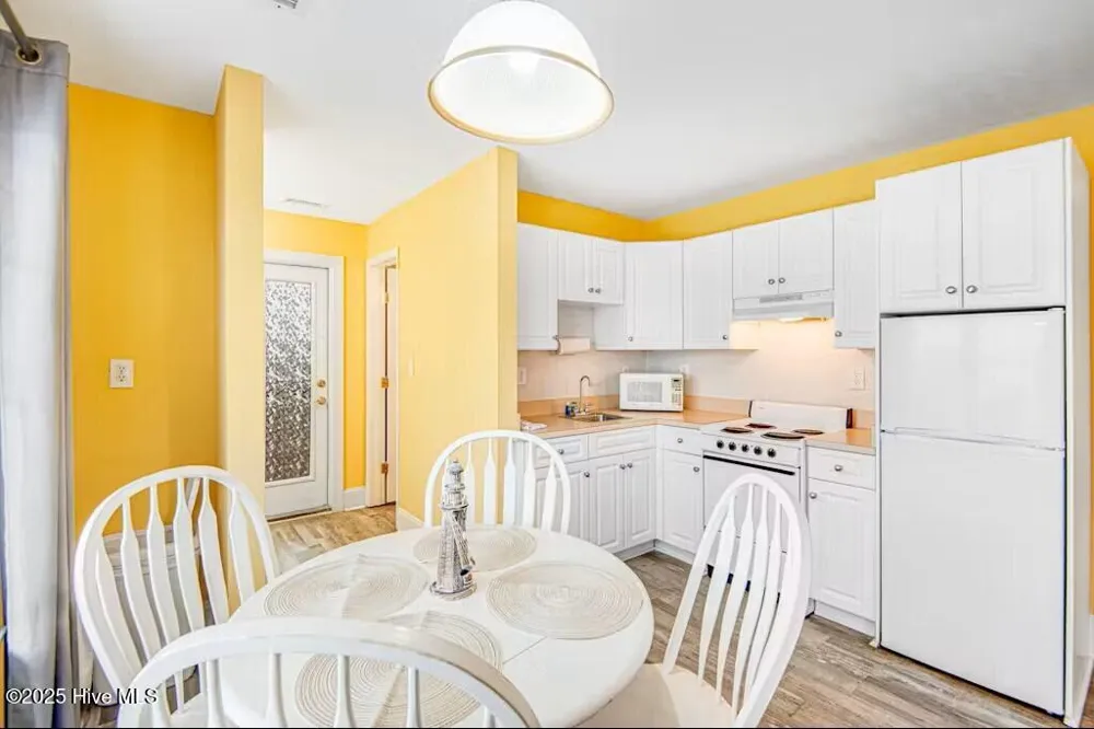 1501 New River Drive #201 Surf City, NC 28445