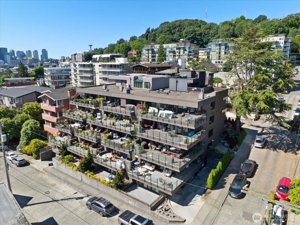 2040 Waverly Place #301 Seattle, WA 98109