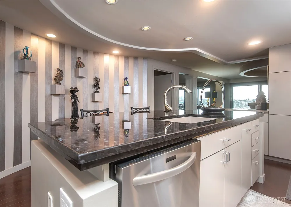 2040 Waverly Place #301 Seattle, WA 98109