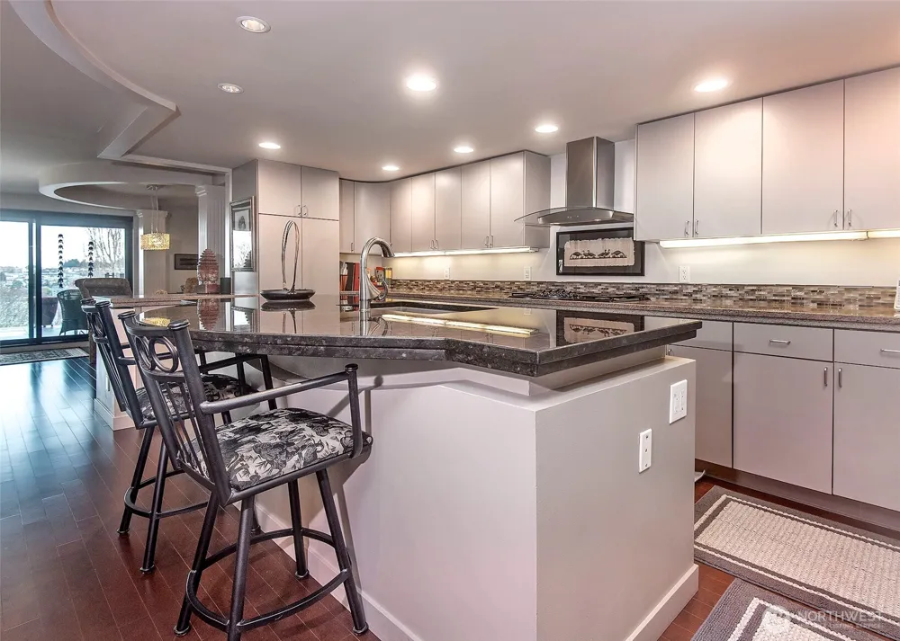 2040 Waverly Place #301 Seattle, WA 98109