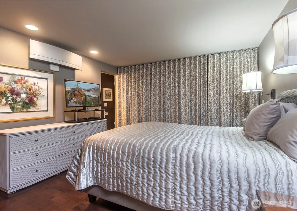 2040 Waverly Place #301 Seattle, WA 98109