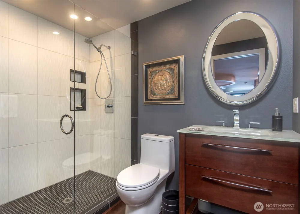 2040 Waverly Place #301 Seattle, WA 98109