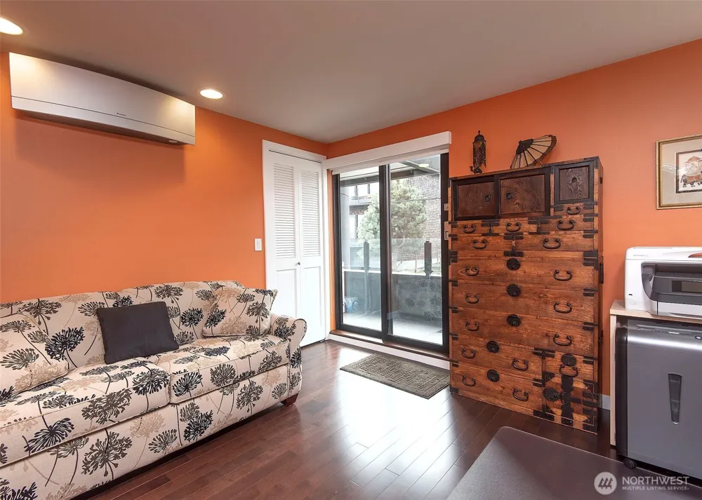 2040 Waverly Place #301 Seattle, WA 98109