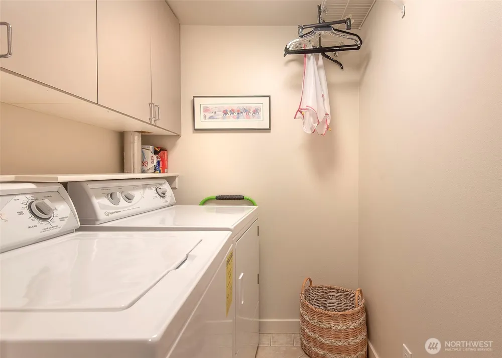 2040 Waverly Place #301 Seattle, WA 98109