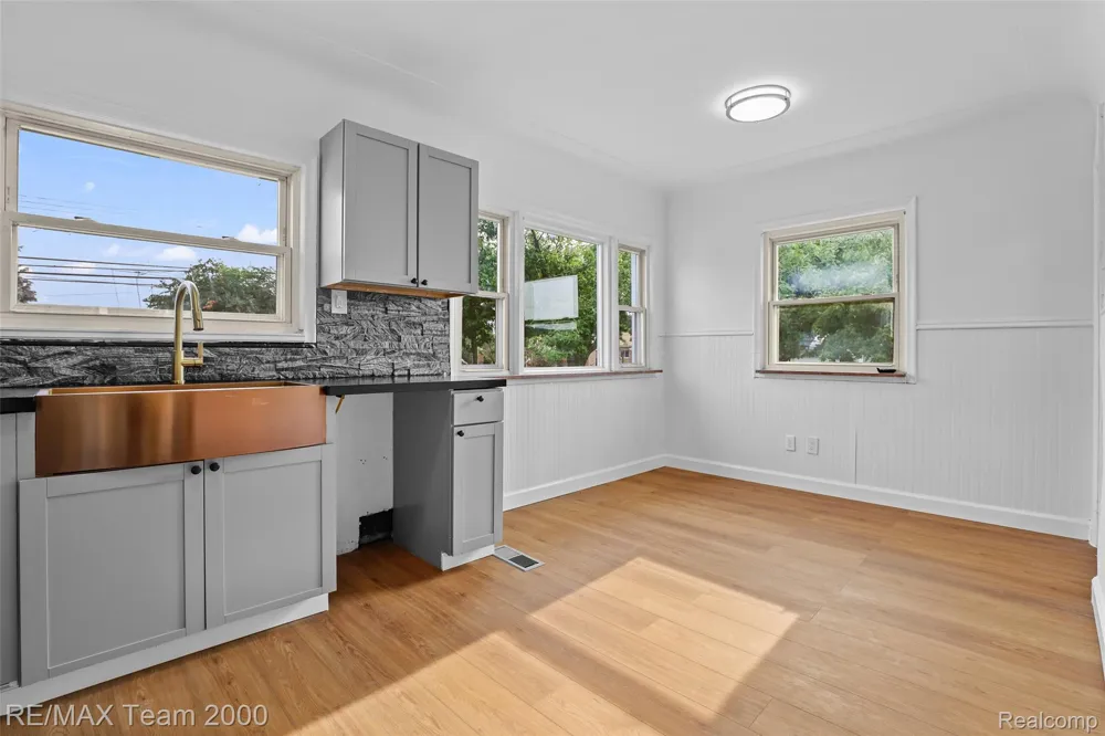 14641 Moran Road Allen Park City, MI 48101