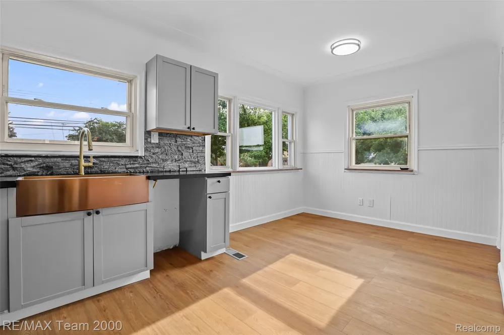 14641 Moran Road Allen Park City, MI 48101