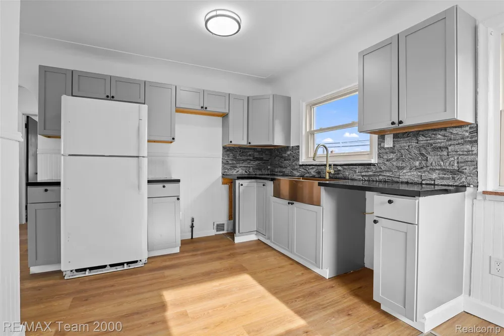 14641 Moran Road Allen Park City, MI 48101