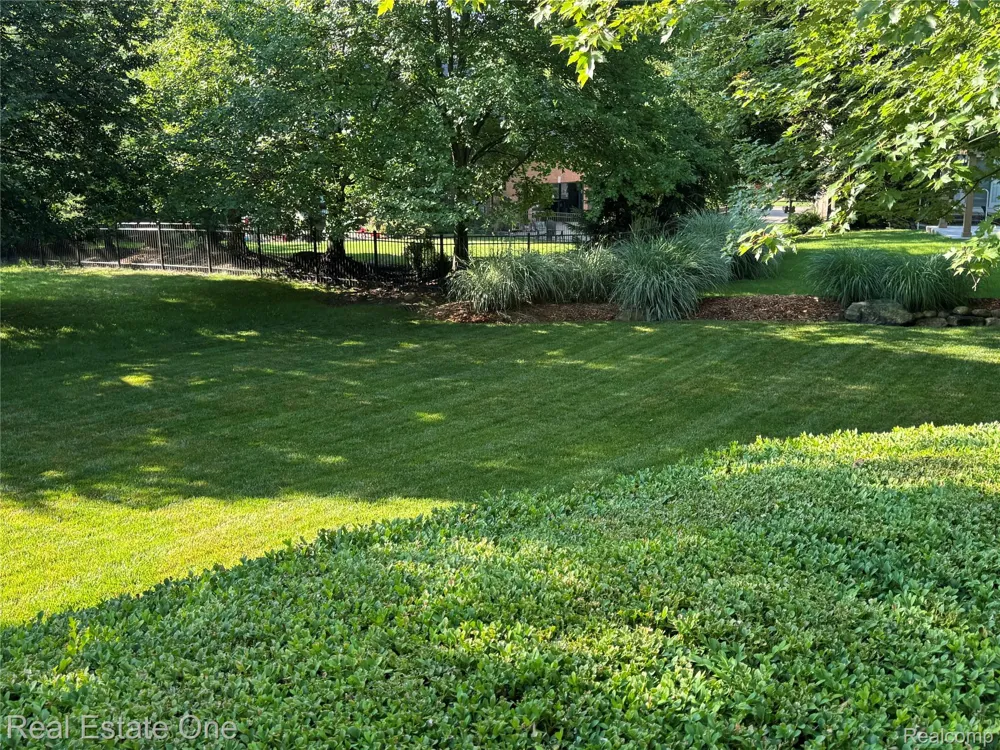 1793 Skyline Drive Rochester Hills City, MI 48306