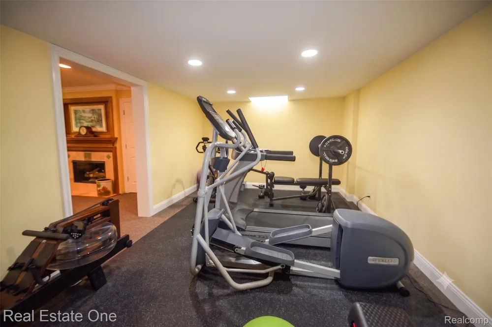 1793 Skyline Drive Rochester Hills City, MI 48306