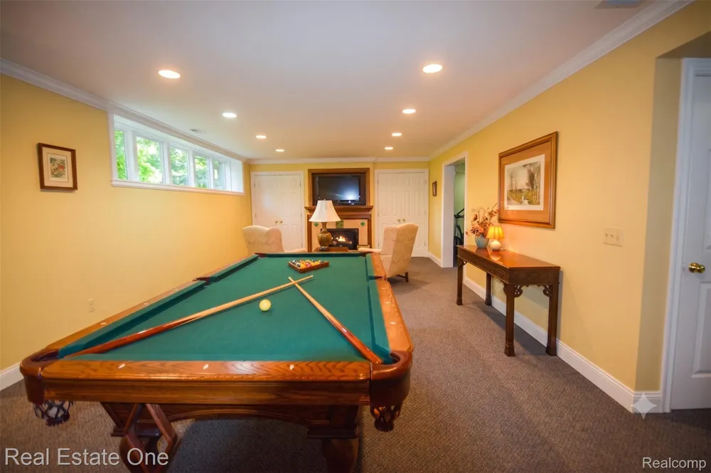1793 Skyline Drive Rochester Hills City, MI 48306