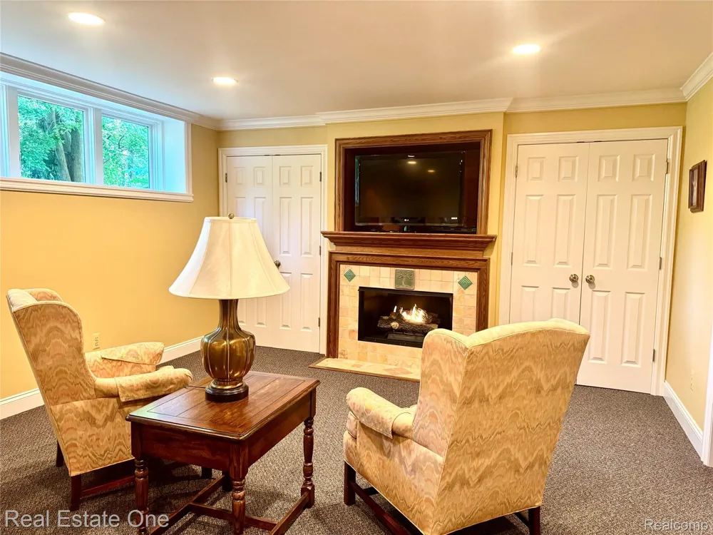 1793 Skyline Drive Rochester Hills City, MI 48306