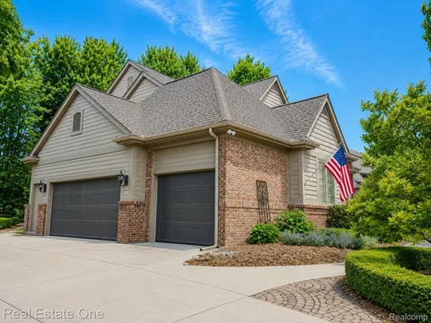 1793 Skyline Drive