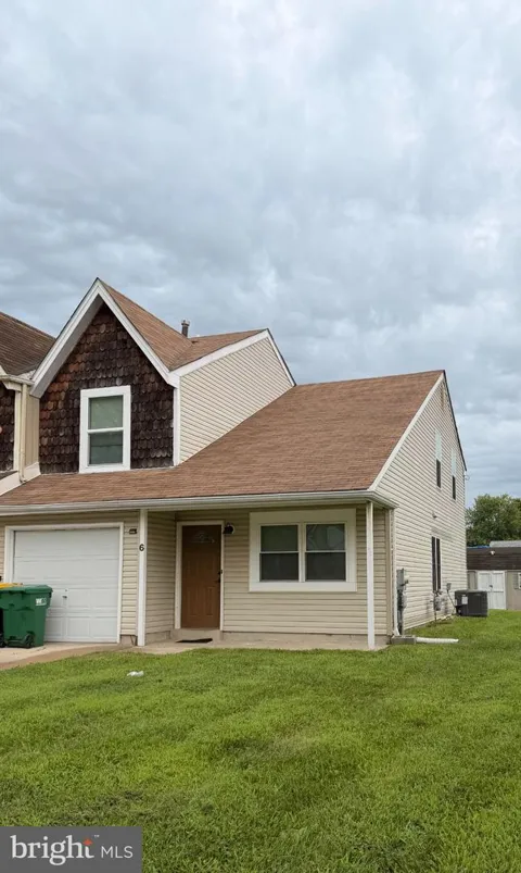 6 WEDGEFIELD COURT