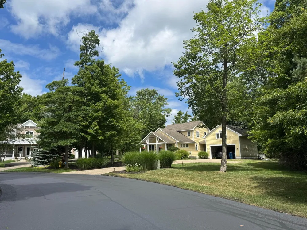 125 W Shore Woods Drive Douglas, MI 49406