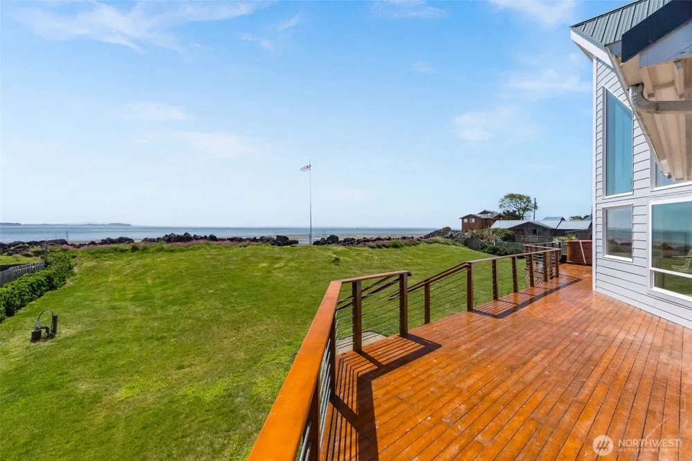 3253 Kindered Avenue Tokeland, WA 98590