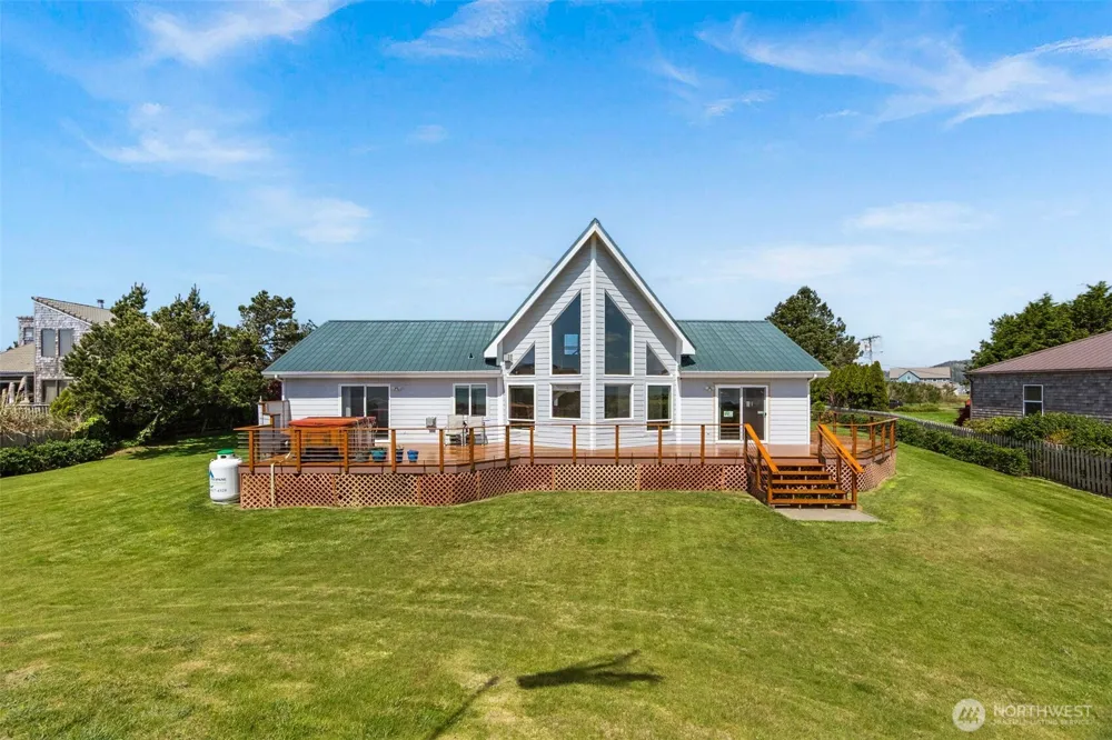 3253 Kindered Avenue Tokeland, WA 98590
