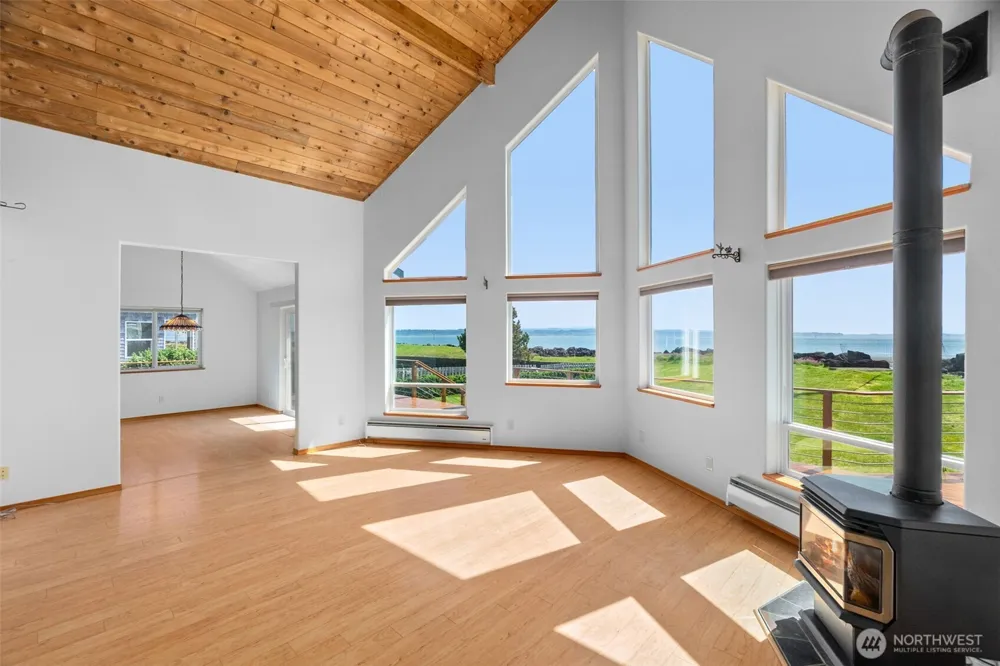 3253 Kindered Avenue Tokeland, WA 98590