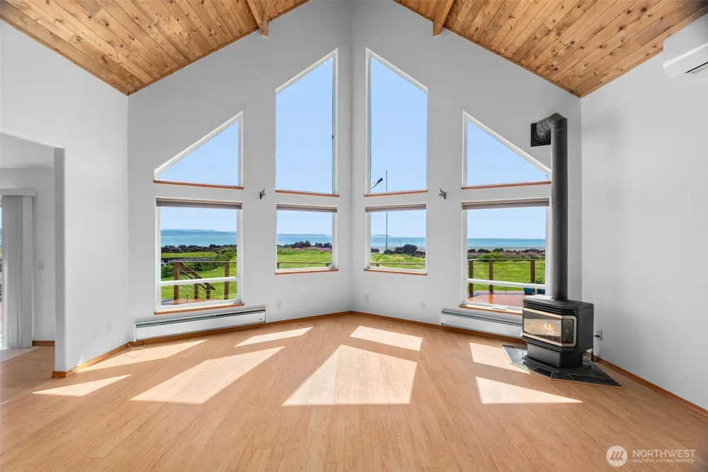 3253 Kindered Avenue Tokeland, WA 98590