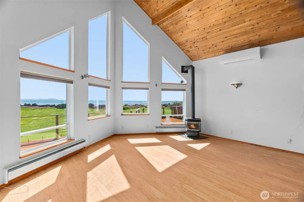3253 Kindered Avenue Tokeland, WA 98590