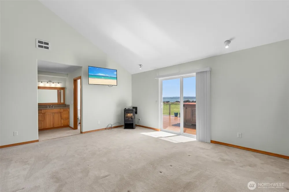 3253 Kindered Avenue Tokeland, WA 98590